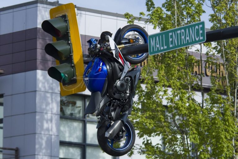 Motorcycle Left Hanging From Traffic Light After Dramatic Crash in ...