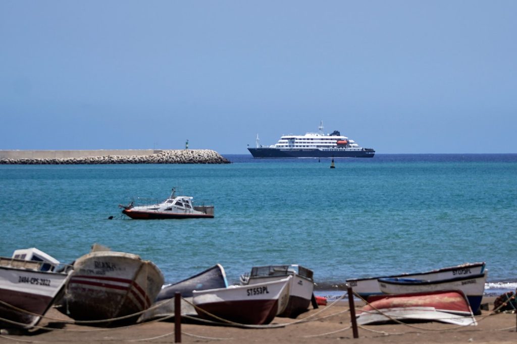 Three dead in suspected hantavirus outbreak aboard cruise ship with Canadians on board